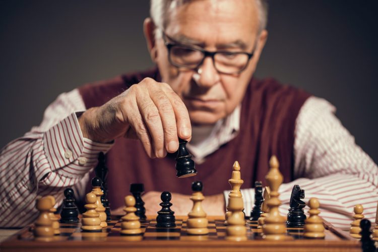 Lire la suite à propos de l’article Jouer aux échecs