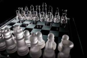 Lire la suite à propos de l’article Stratégies d’échecs avancées : guide complet pour améliorer votre jeu