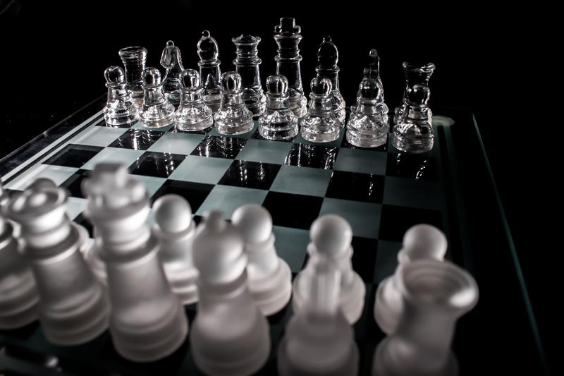 You are currently viewing Stratégies d’échecs avancées : guide complet pour améliorer votre jeu
